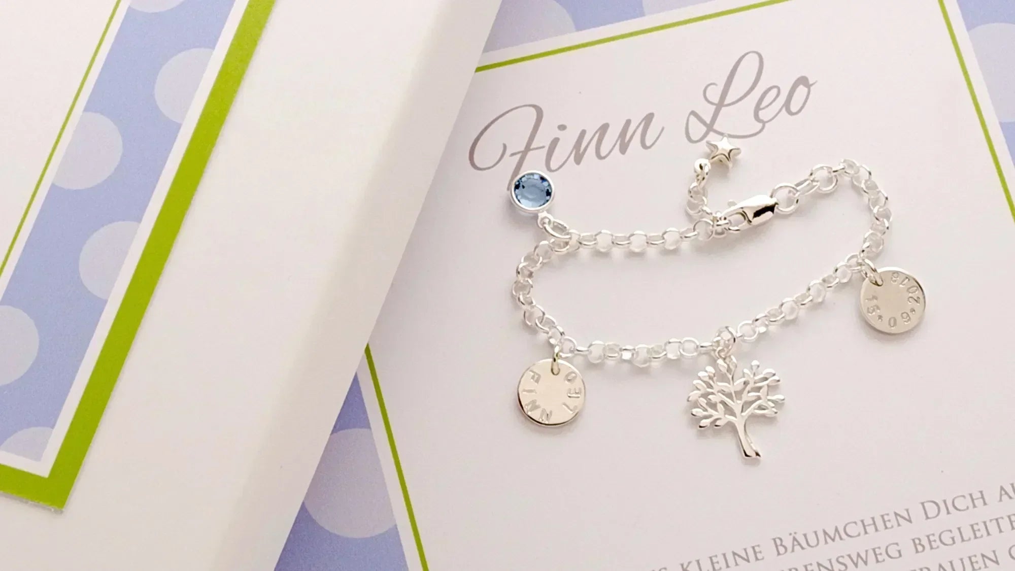 Personalisiertes Silberarmband zur Geburt mit Gravur, Name, Datum und Geburtsstein – handgefertigt von Bloomgart