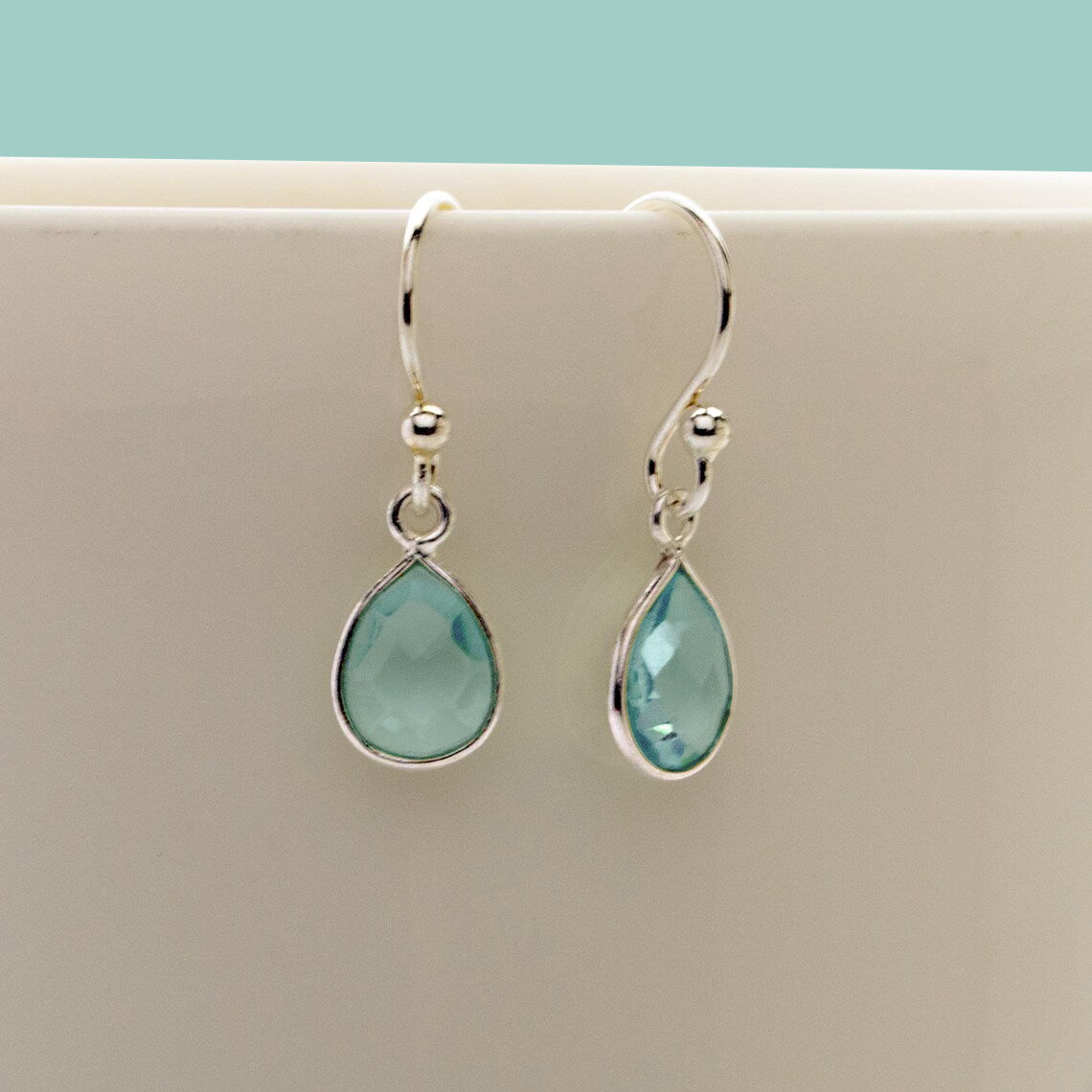 Aqua Chalcedon & Spinell Ohrringe | Frieden & Schutz