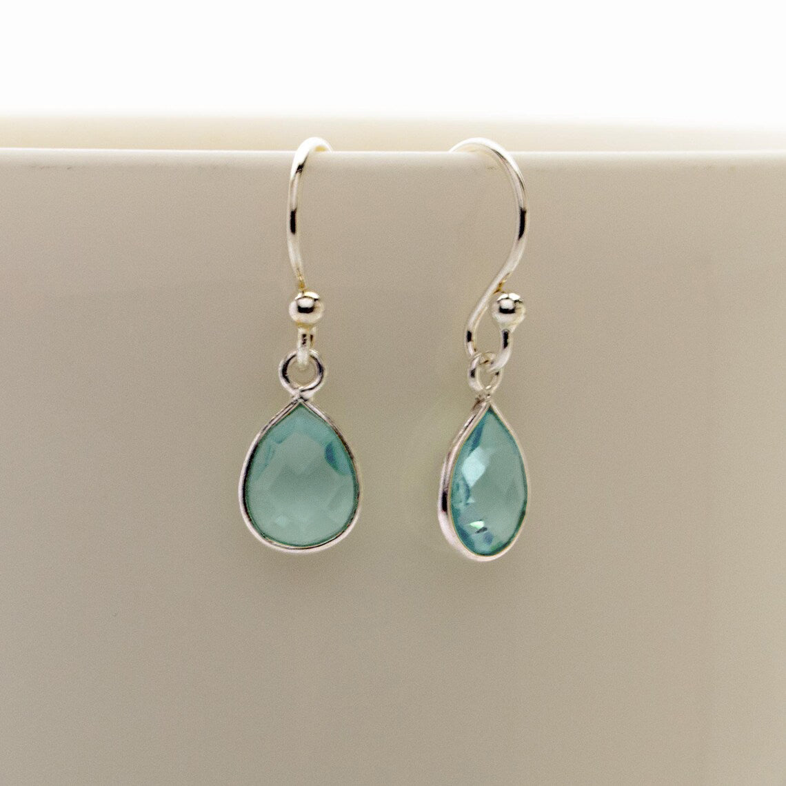 Aqua Chalcedon & Spinell Ohrringe | Frieden & Schutz