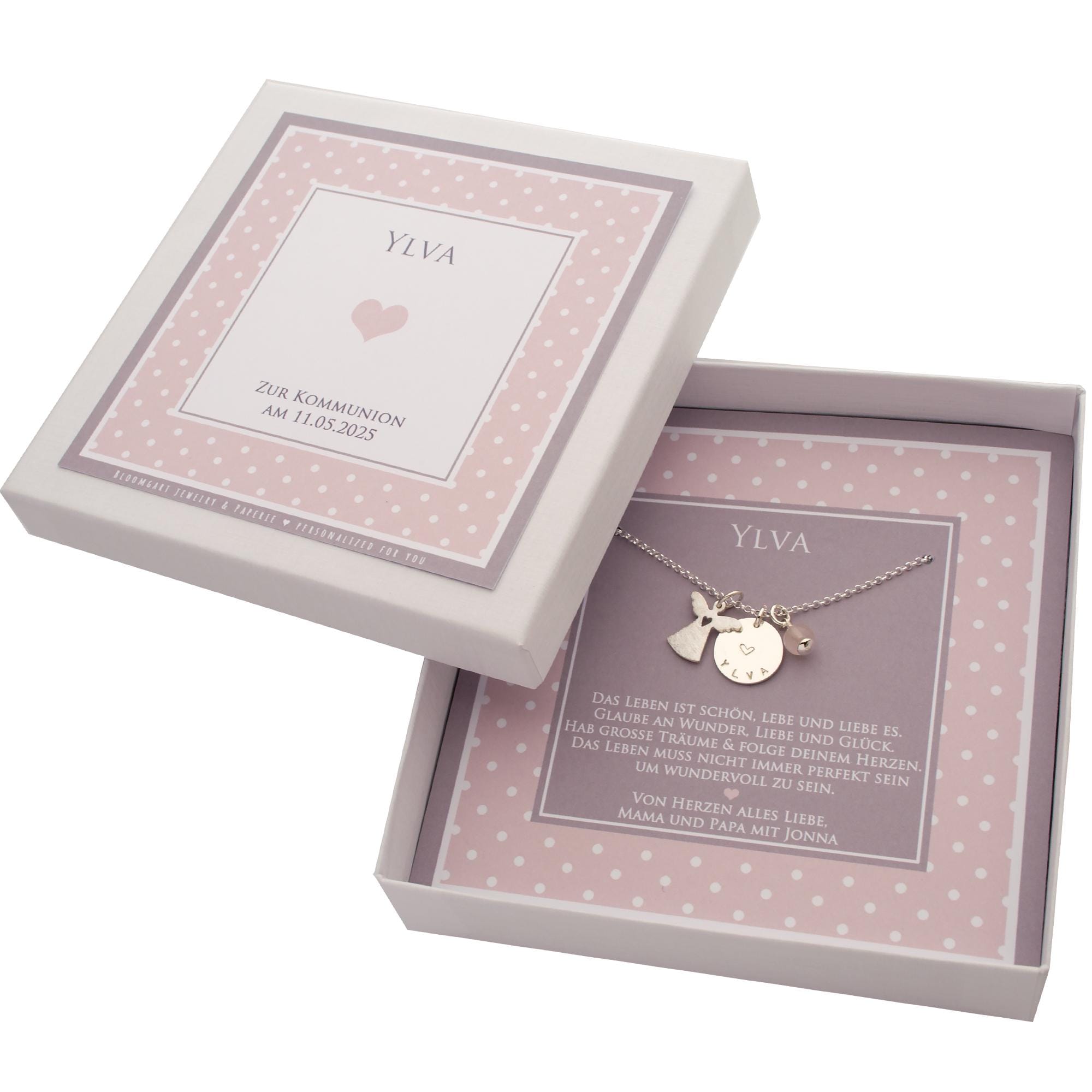 Personalisierte Geschenkbox mit Schutzengelkette, hier für YLVA zur Kommunion, mit persönlichen Wünschen der Eltern versehen.