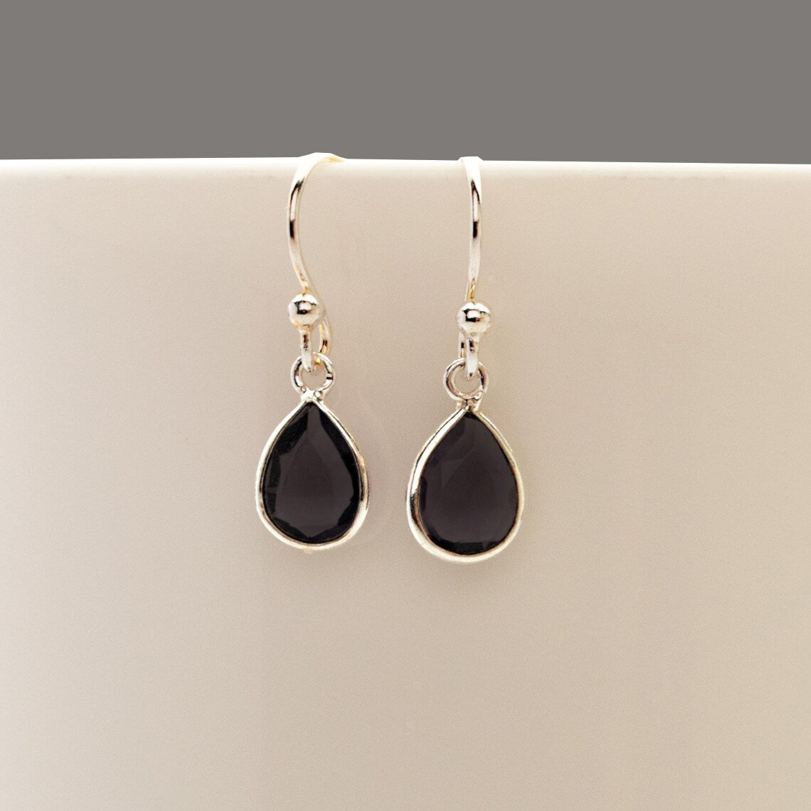 Aqua Chalcedon & Spinell Ohrringe | Frieden & Schutz