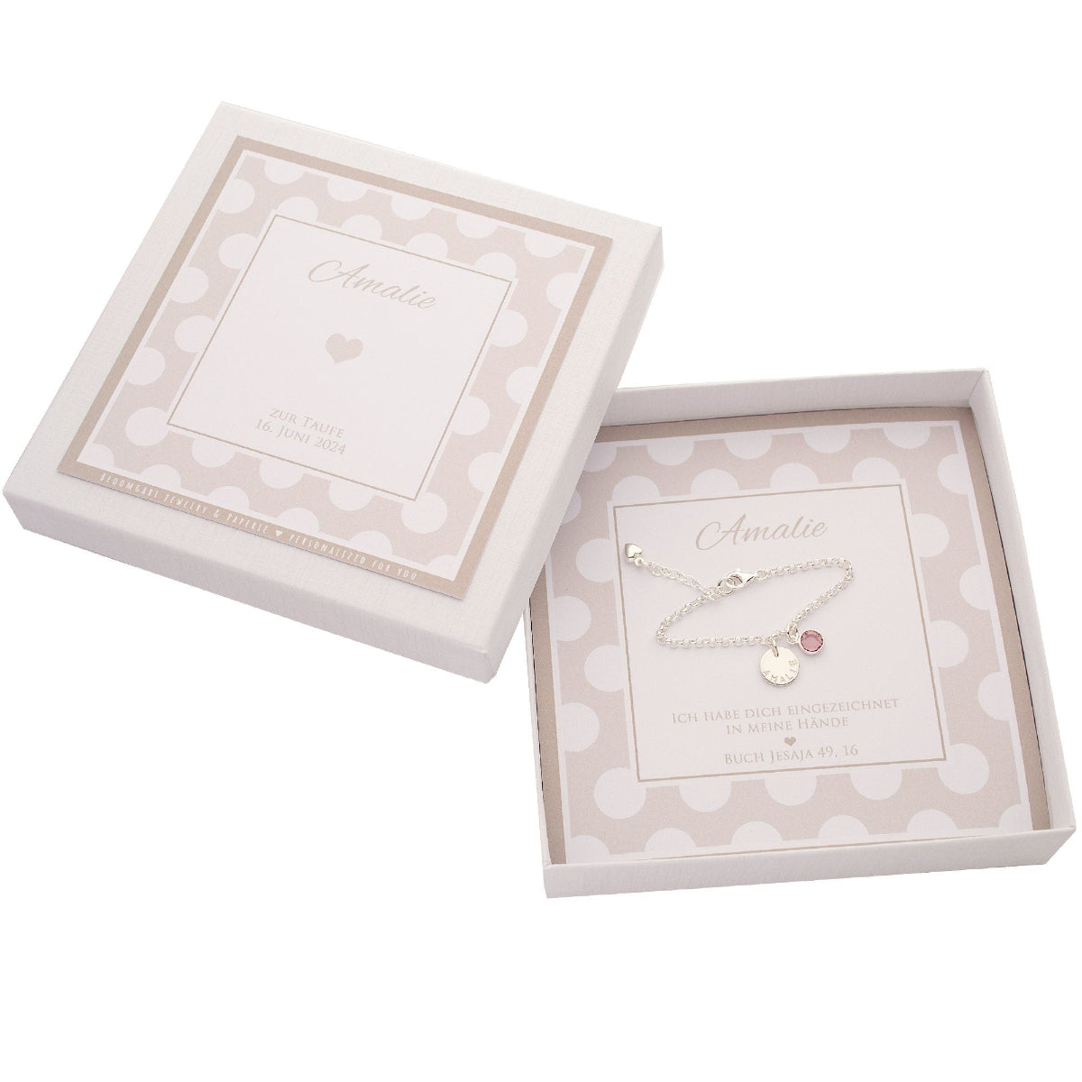 Personalisiertes Taufarmband "Amalie" aus 925 Silber, präsentiert in einer Bloomgart Geschenkbox mit dem Taufspruch "Ich habe dich eingezeichnet in meine Hände".