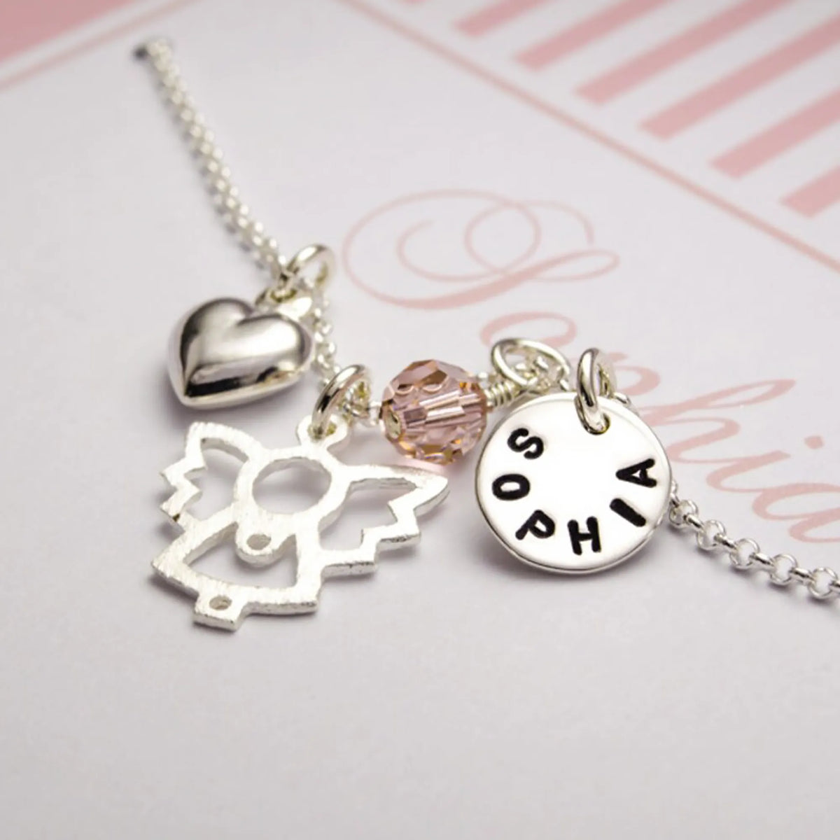 Die personalisierte Schutzengel Taufkette in der Variante 925 Sterling Silber im Vergleich.