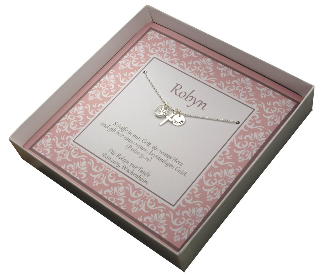 Innenansicht der Geschenkbox mit Silberkette innenliegend. Unter der Kette ist der Taufspruch 'Schaffe in mir Gott. ein reines Herz und gib mir einen neuen, beständigen Geist. (Psalm 51,12)'