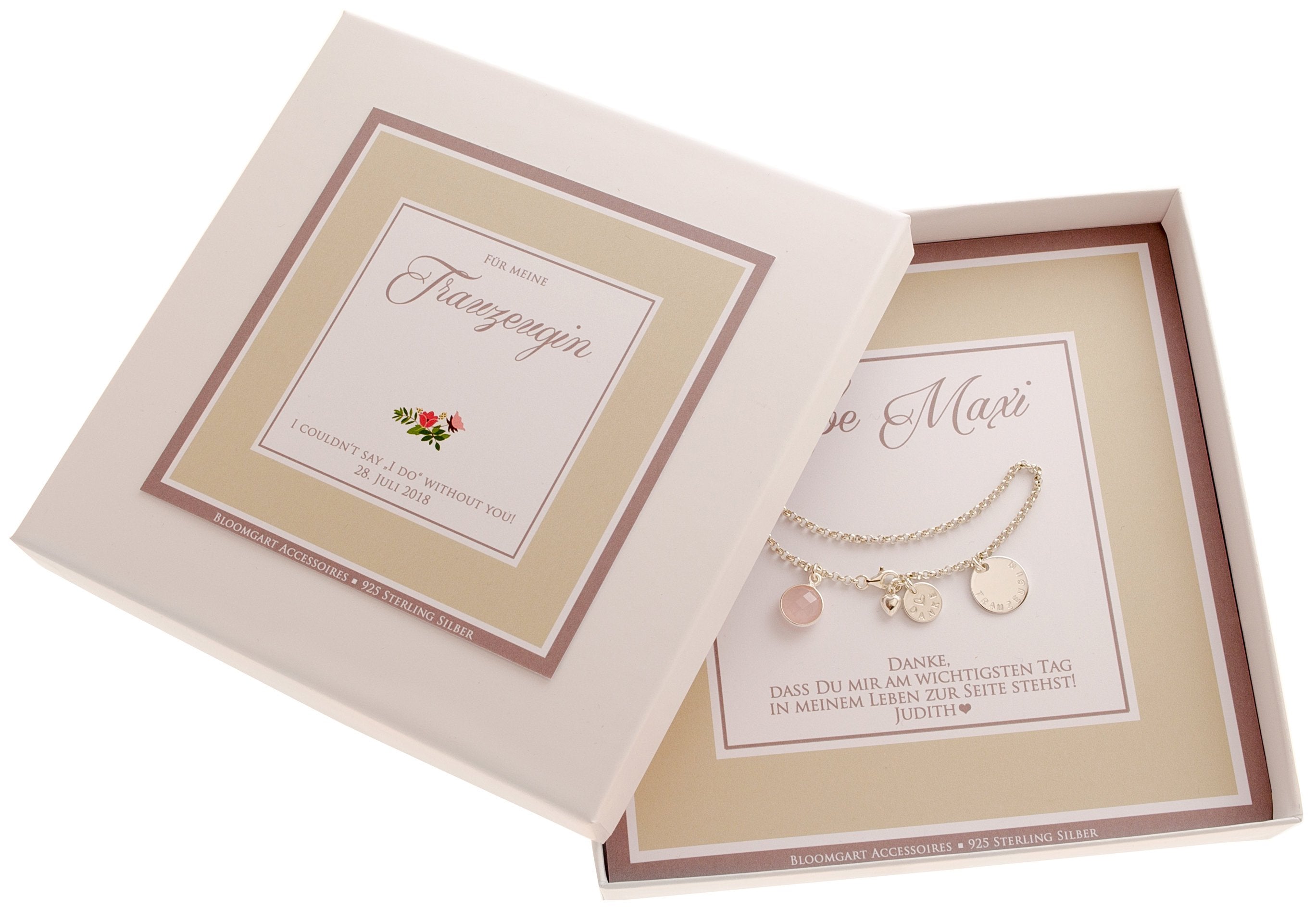 Gesamtansicht einer Geschenkbox in beige und weiß, personalisiert mit "Für meine Trauzeugin" und dem Text "I couldn't say I do without you!"
