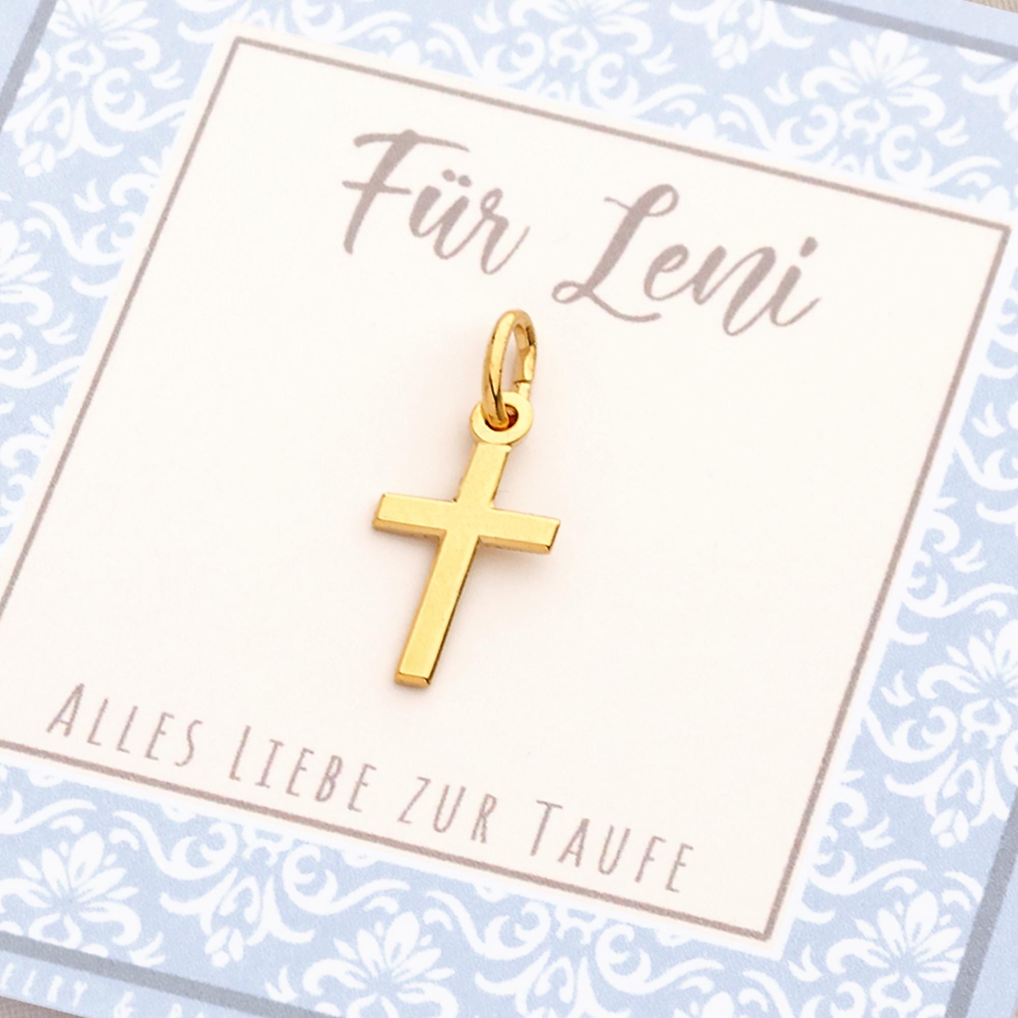 Vergoldeter Kreuz-Anhänger an einer Öse aus 925 Sterling Silber als kleines Geschenk zur Taufe für Jungen und Mädchen.