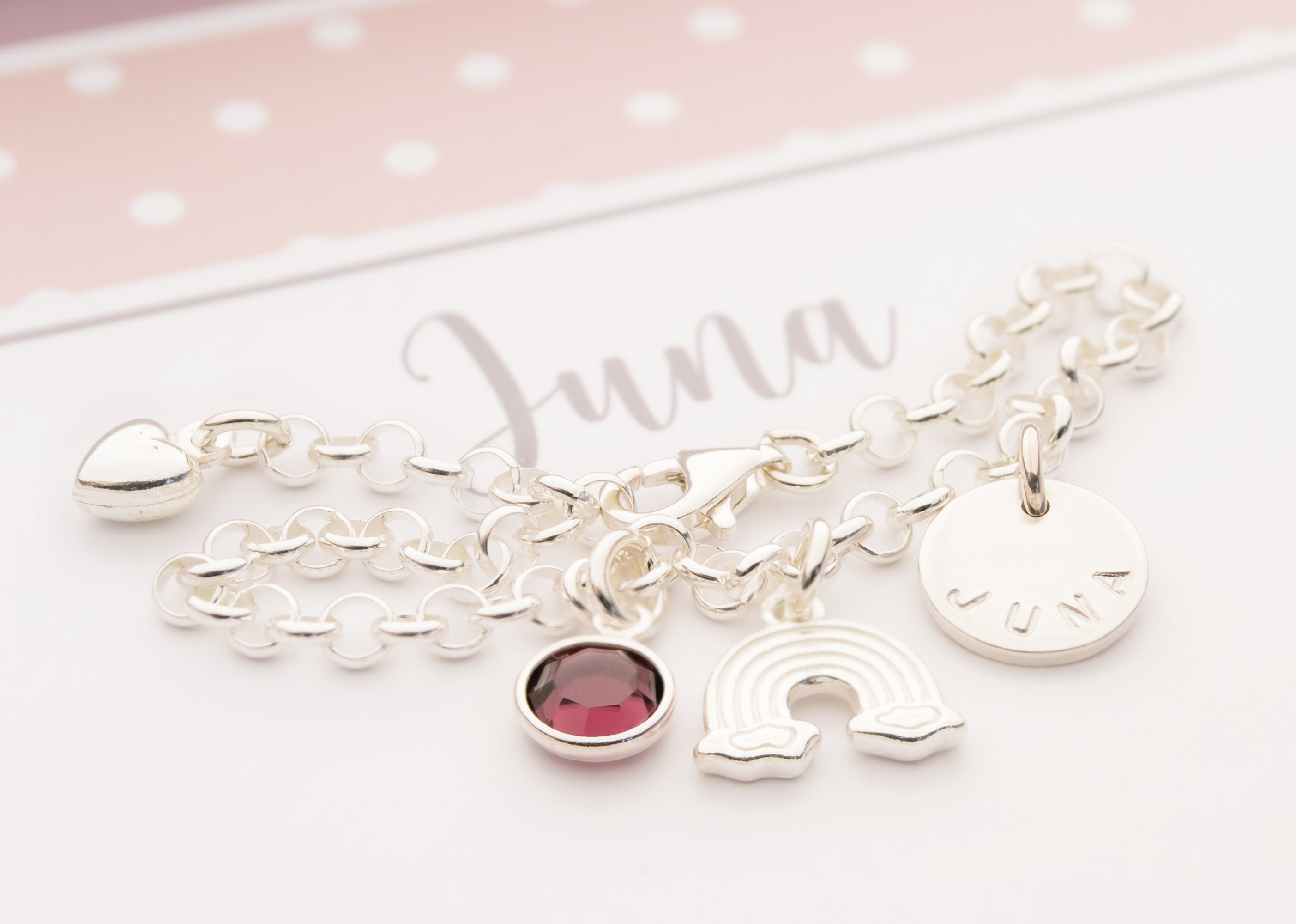 Personalisiertes Taufarmband "Juna" mit Regenbogen & Geburtsstein
