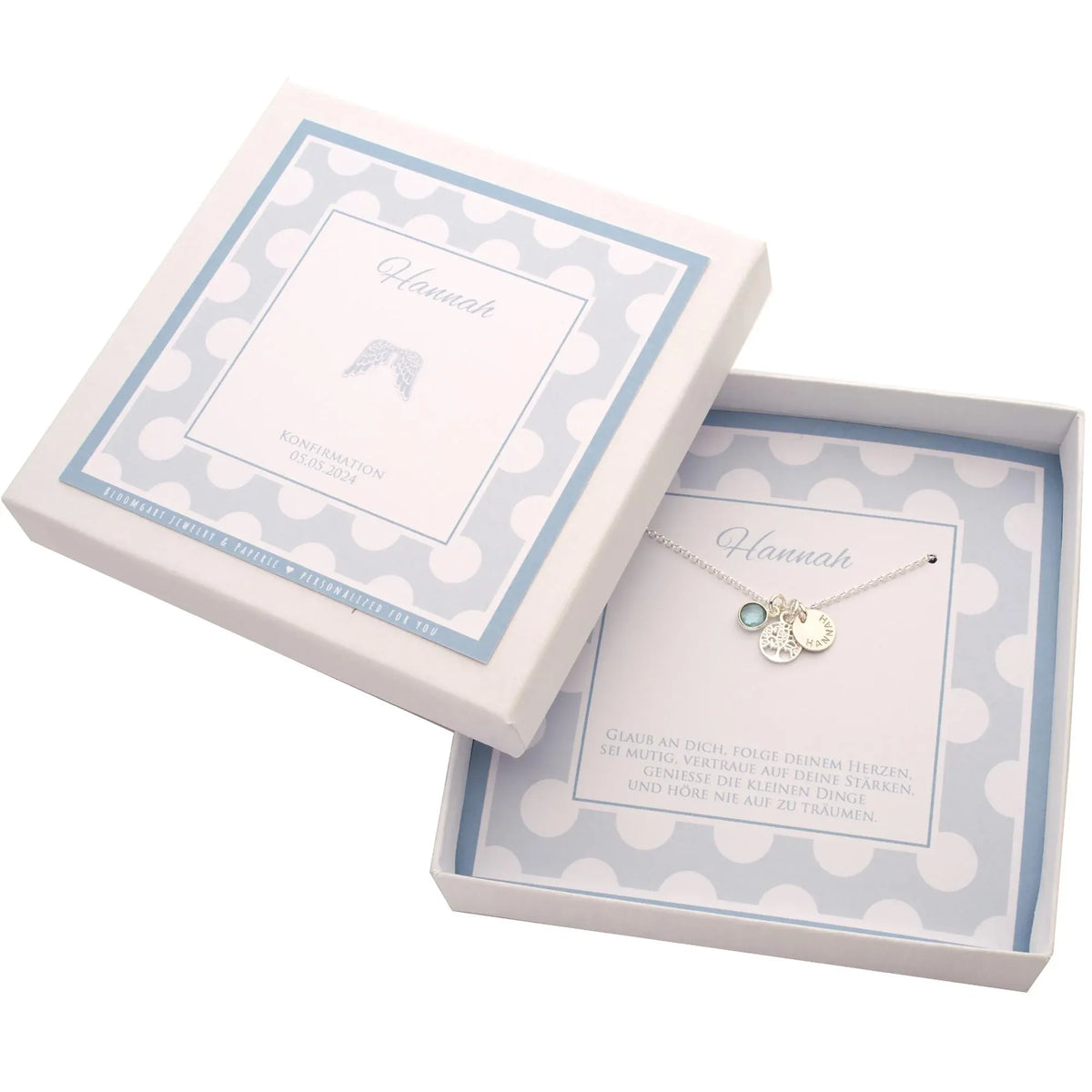 Personalisierte Silberkette mit Lebensbaum-Anhänger und Wunschstein, verpackt in einer personalisierten Geschenkbox.