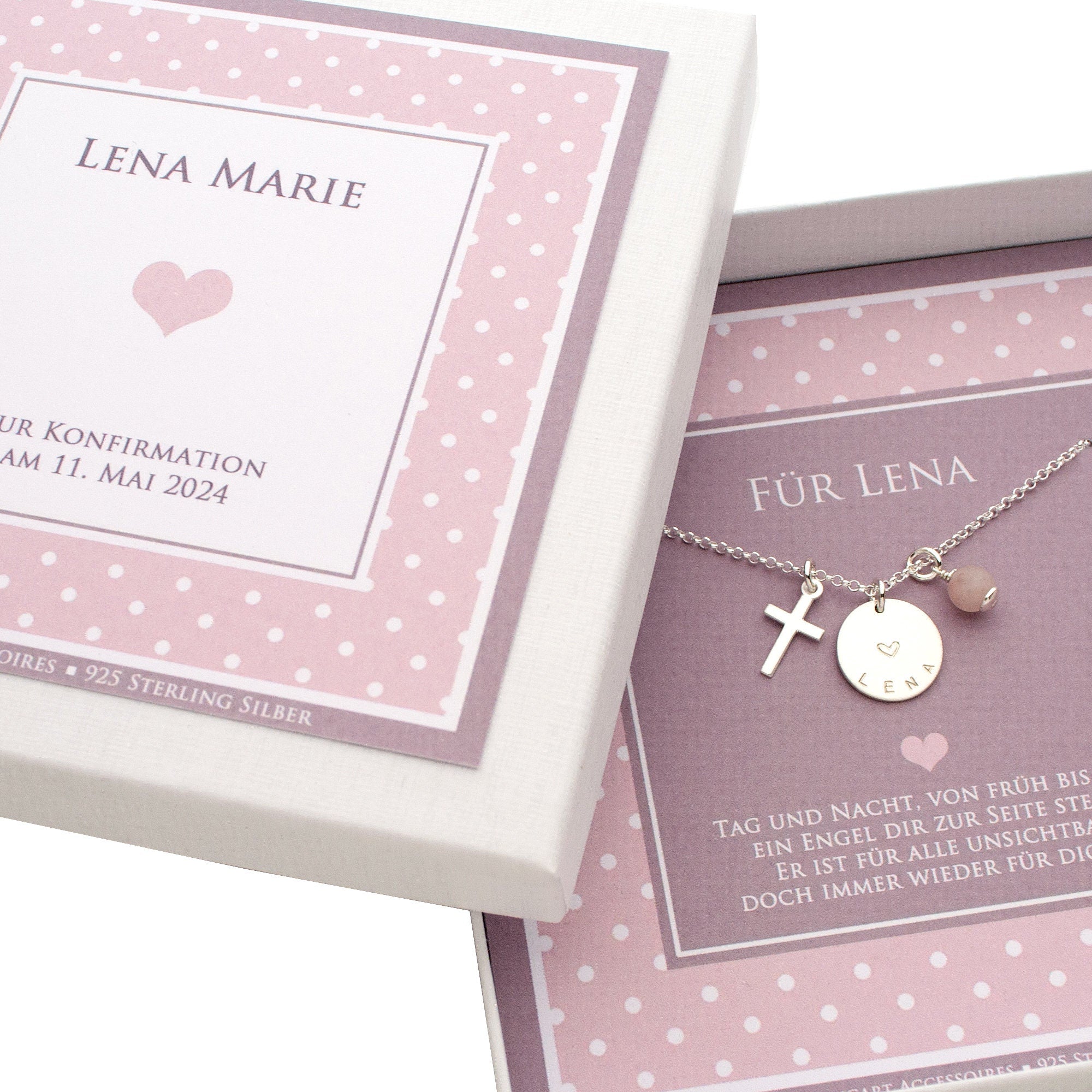 Detailansicht einer personalisierten 925 Silber Halskette mit Kreuz, Namenstaler und Rosenquarz-Kugel. Ein Geschenk zur Konfirmation oder Kommunion.