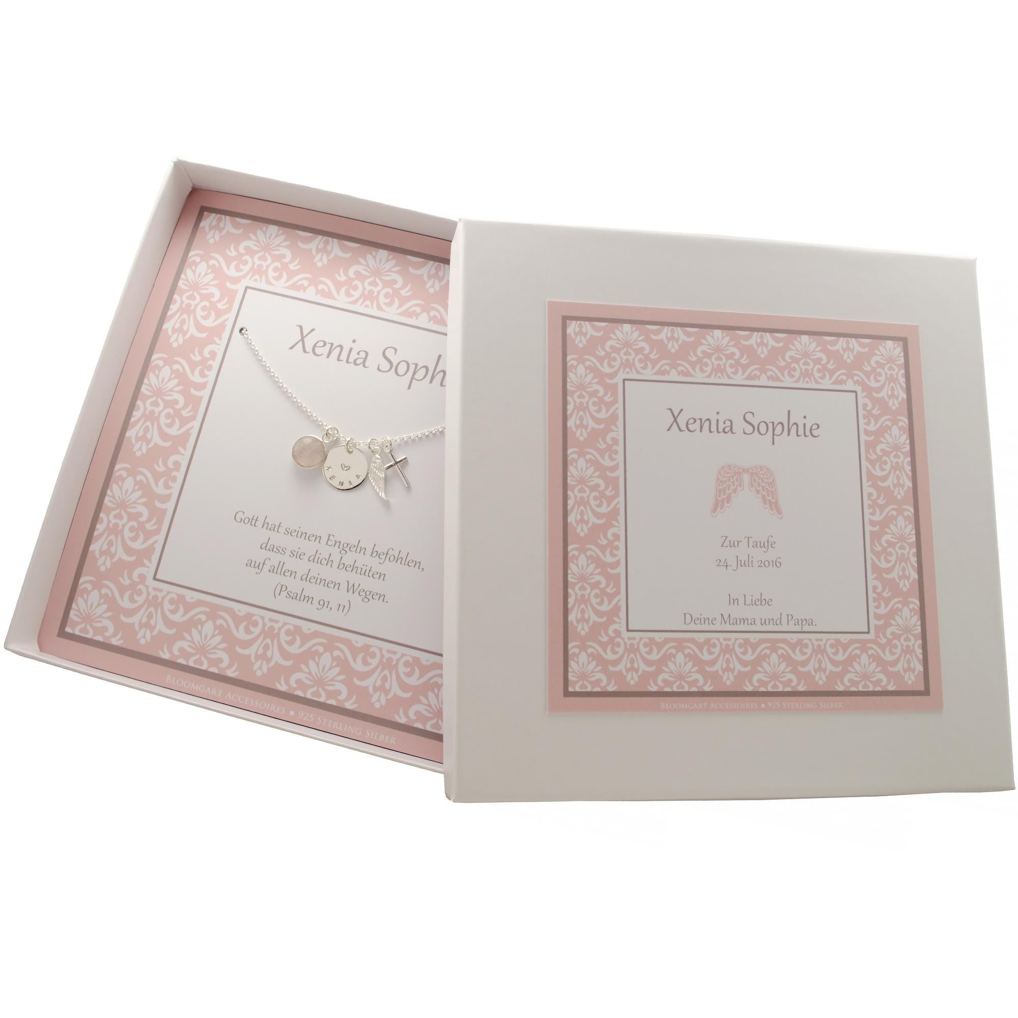 Personalisierte Taufkette "Schutzengel" aus 925 Silber, präsentiert in einer Bloomgart Geschenkbox mit dem Taufspruch "Gott hat seinen Engeln befohlen...".