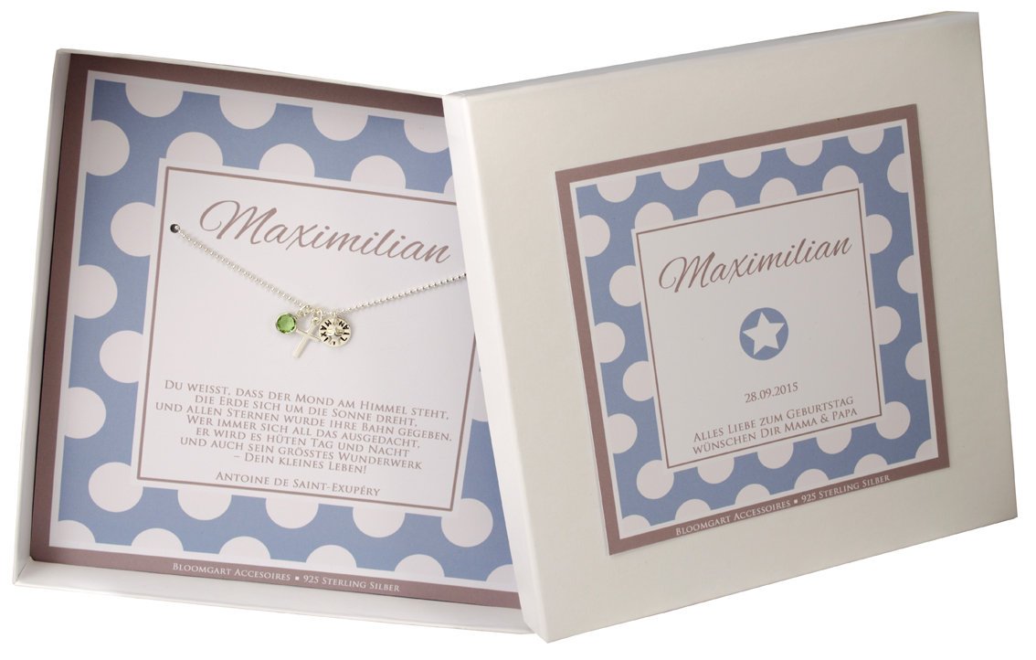 Gesamtansicht der Geschenkbox für Maximilian zum Geburtstag personalisiert. Innen liegt die zierliche Silberkette mit den Anhängern grüner (August) Geburtsstein, Kreuz, Namensplättchen und Glücksstern.