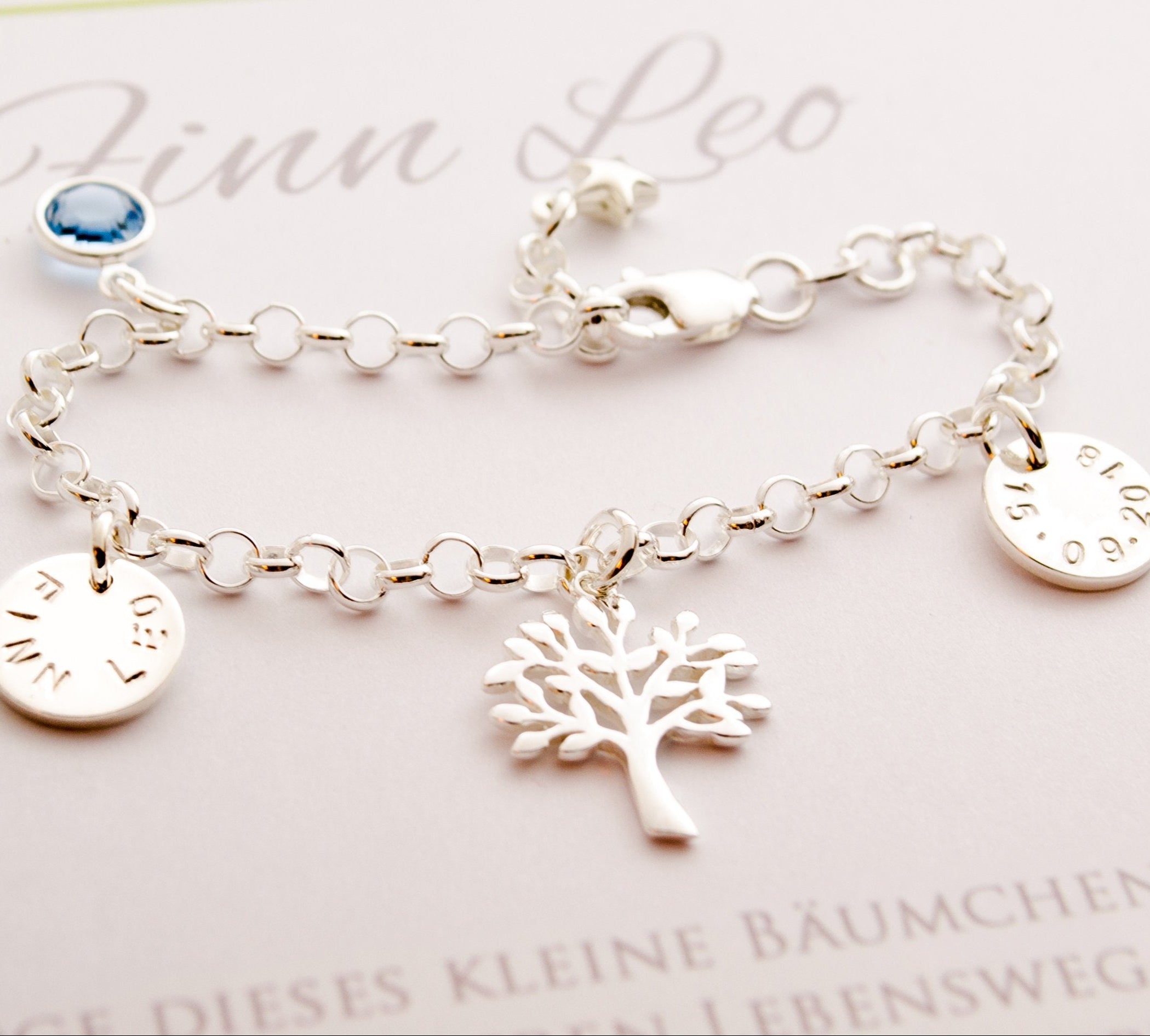 NAMENSARMBAND MIT LEBENSBAUM und Gravur 925 Silber Bloomgart Geschenkbox Geschenk zur Geburt Taufe Einschulung Weihnachten